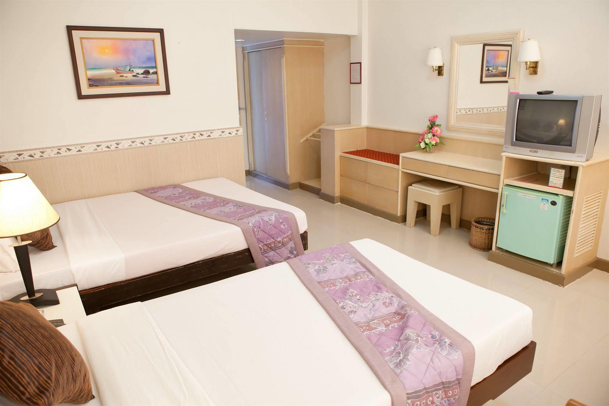 Tanyong Hotel Наратхиват Экстерьер фото